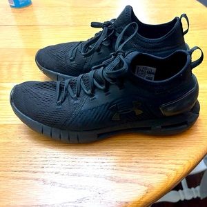 Men’s 9.5 Under Armor Hovr Shoes